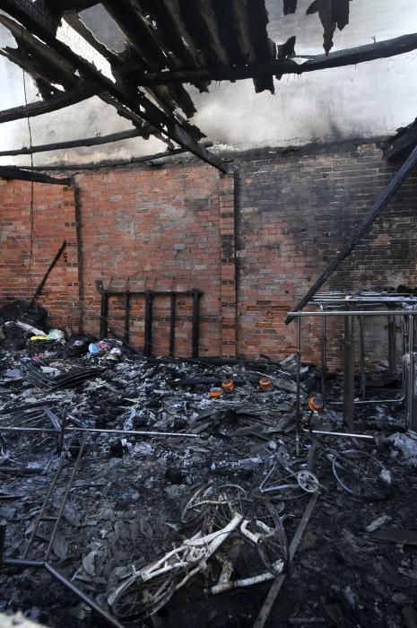 El incendio en un bazar chino en Pola de Lena