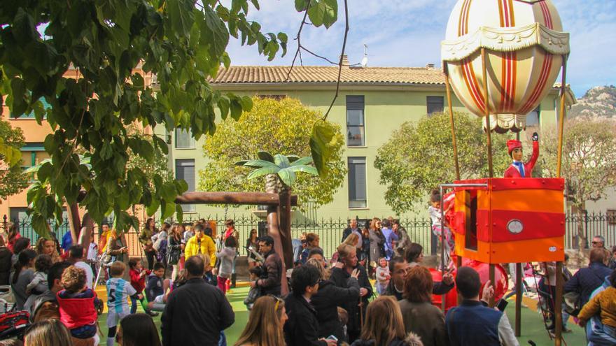 Muchos niños han jugado esta mañana en los columpios de Tirisiti