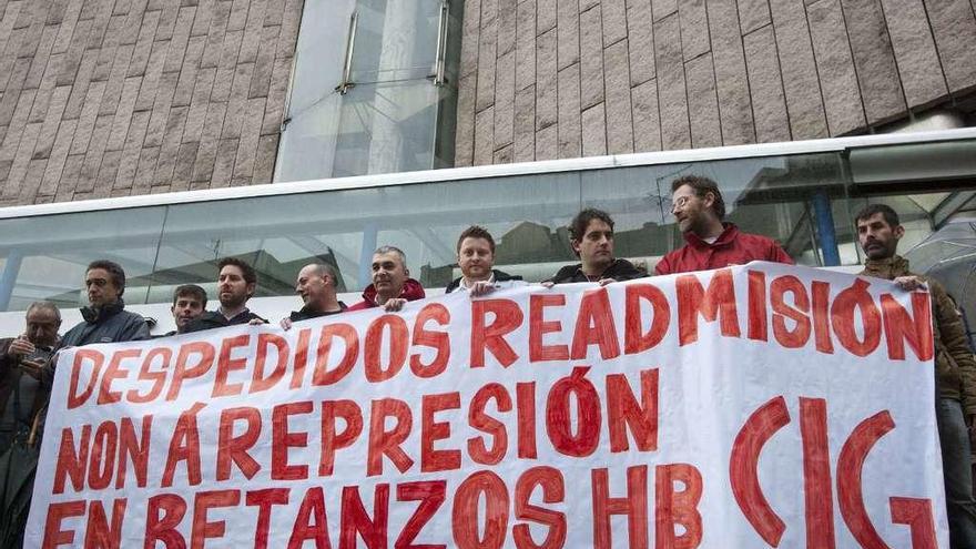 Protesta de trabajadores de Betanzos HB, en 2016.