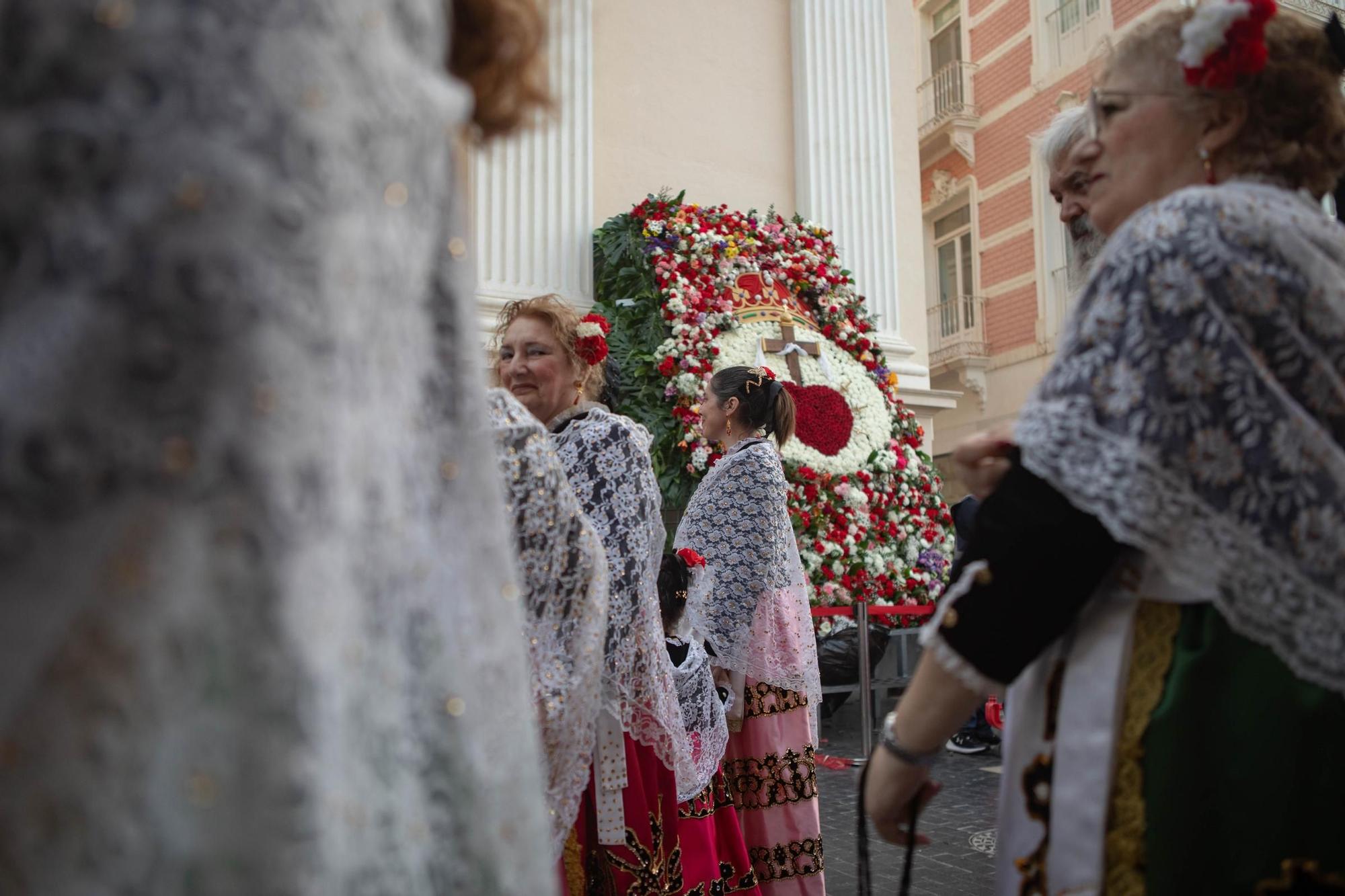 Ofrenda floral a la Virgen de la Caridad en Cartagena