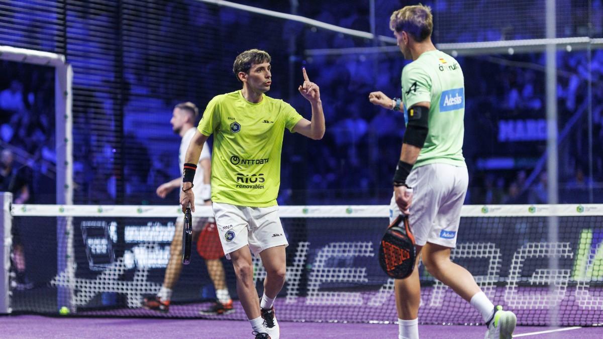 Stupaczuk y Álex Ruiz, durante su partido