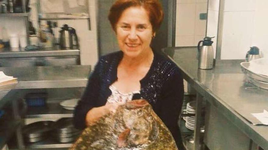 Casa Celia sirve un rodaballo de 6,5 kilos adquirido en Malpica