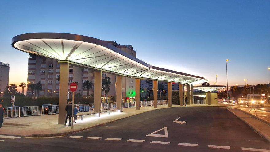 Torrox inaugura su nueva estación de autobuses y taxis