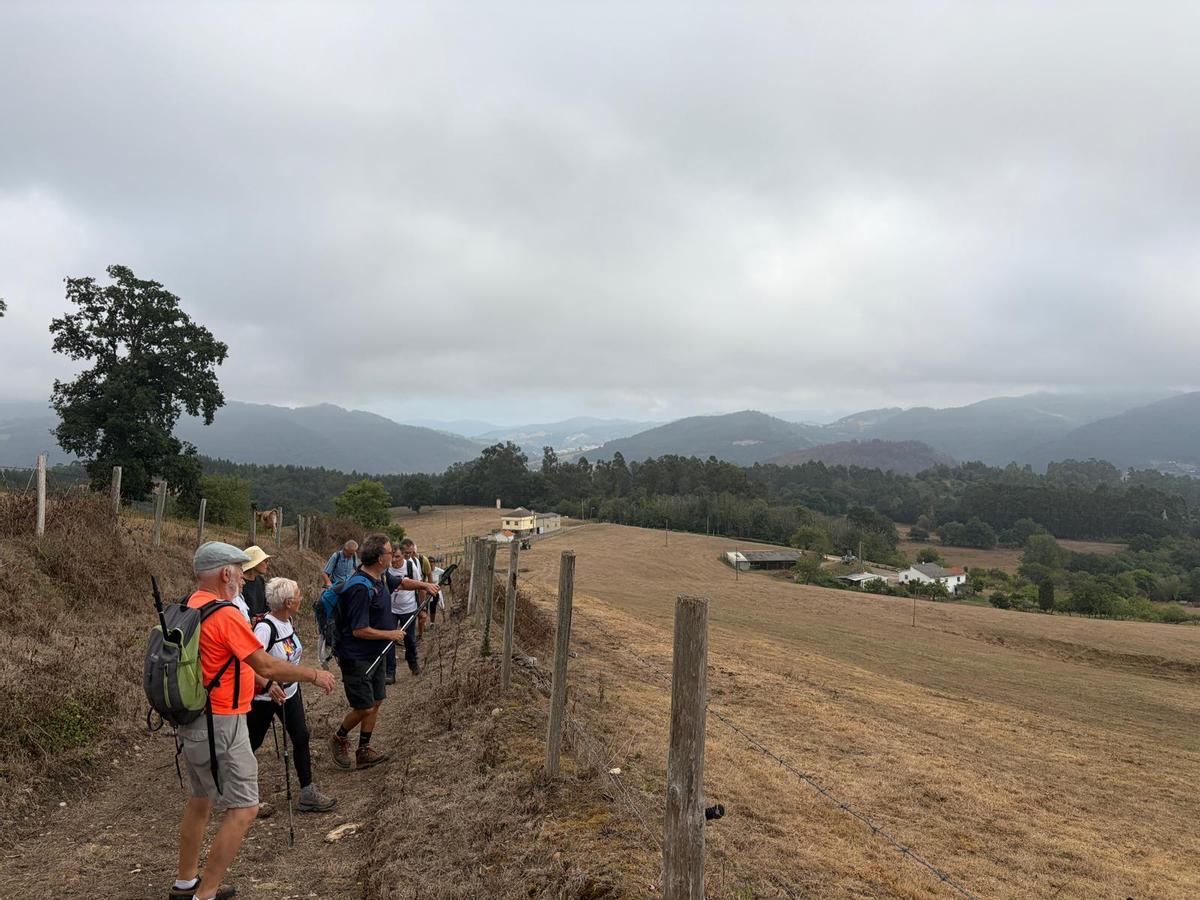 Las rutas por Grado del Grupo Montañero Moscón, en imágenes