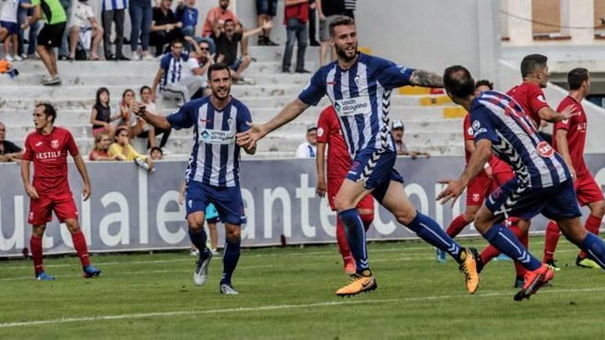 Goleada Del Alcoyano Para Ratificar El Liderato Informacion