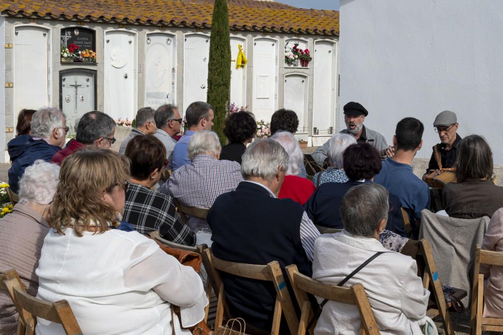 Culte als difunts als cementiris de l''Alt Empordà.