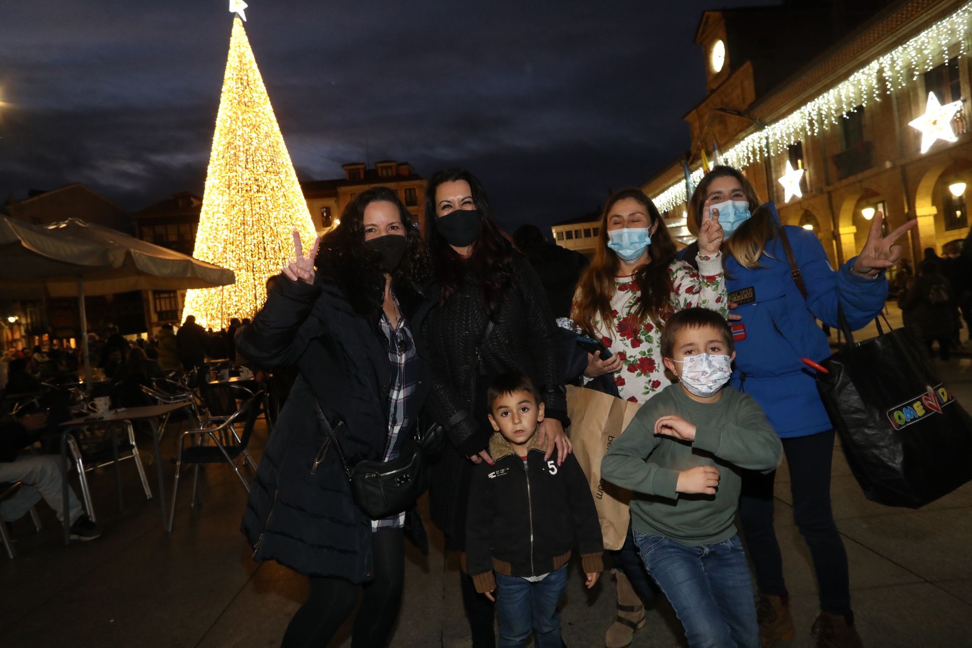 Así ha sido el encendido de luces de Navidad en Avilés