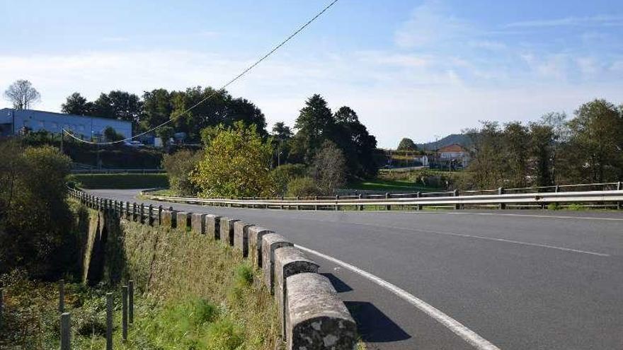 Ponte Malvar, tramo en desuso de la N-550. // G. Santos