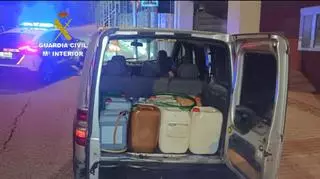 La Guardia Civil desarticula dos grupos dedicados a la sustración de gasoil de camiones tras detectar un vehículo con garrafas en Moaña