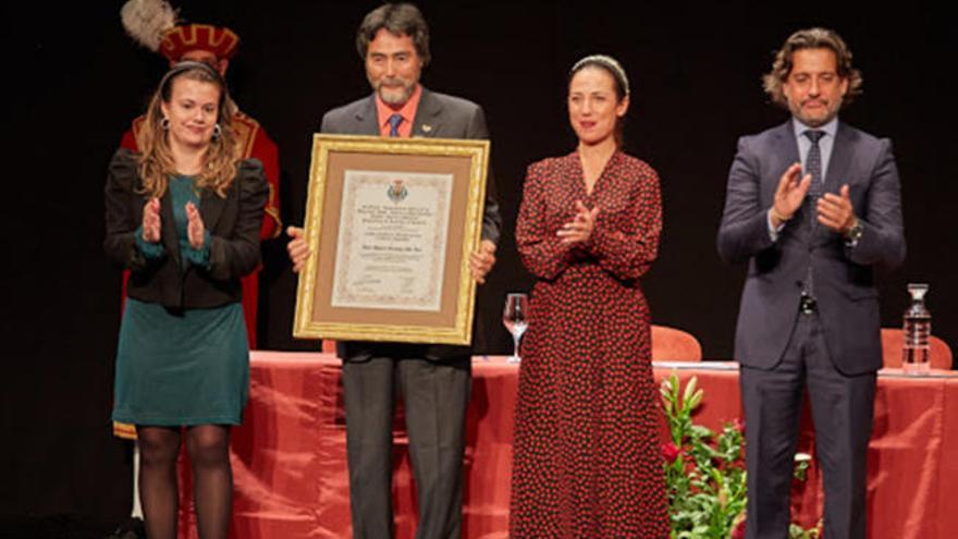 Maestro Shin, Medalla de Oro de la ciudad al Mérito Deportivo - El Día