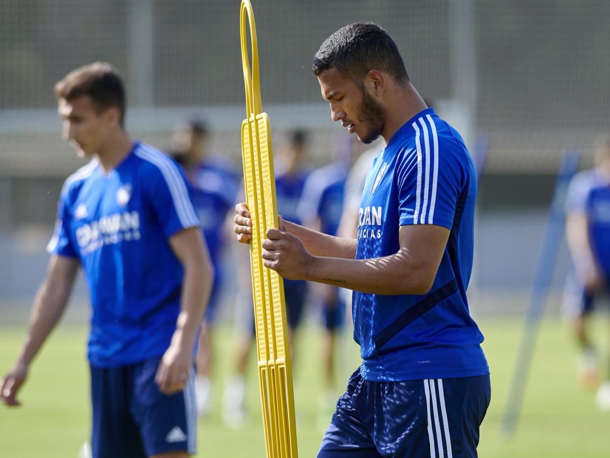 Luis Suárez durante un entrenamiento con el Real Zaragoza