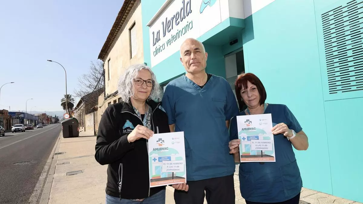 Los veterinarios de la Región de Murcia cierran sus clínicas ante el "hartazgo" por el nuevo control de antibióticos
