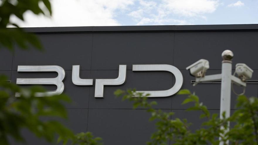 El fabricante chino de coches eléctricos BYD niega