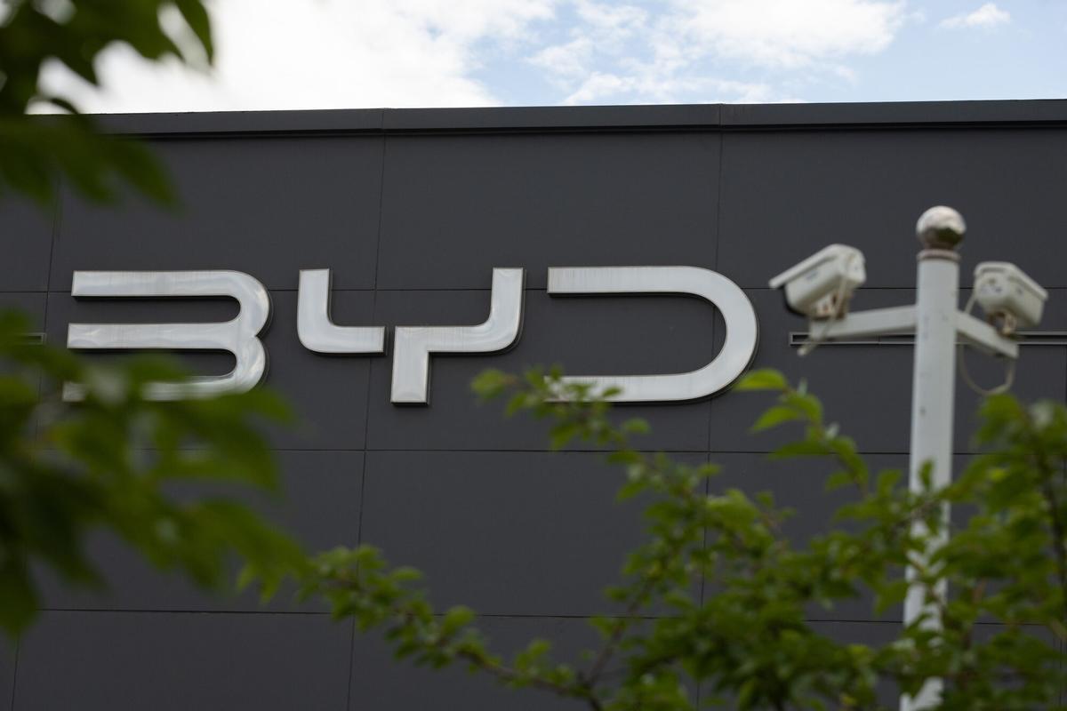 El fabricant xinès de cotxes BYD nega el vincle amb l’Exèrcit