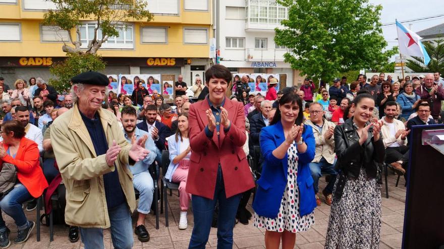 Pontón, ayer en un acto electoral en Barreiros.   | // L. O.