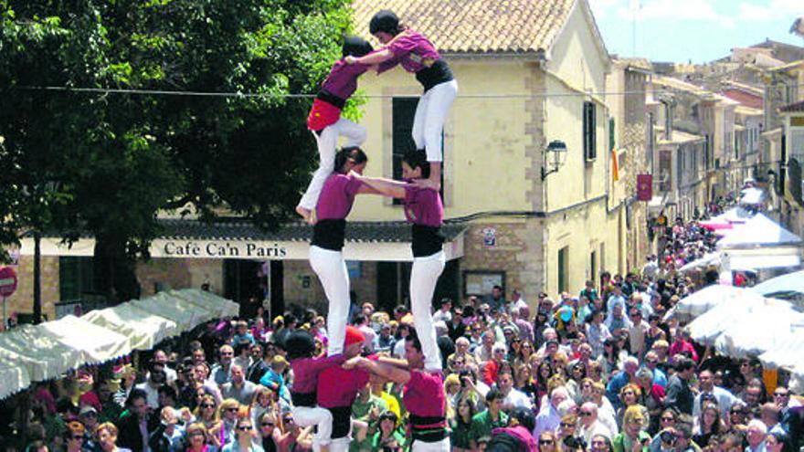 Los ´castellers´ levantaron la admiración del público.