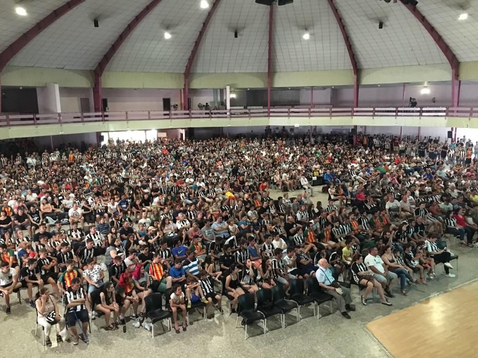 Los aficionados llenan la Pérgola