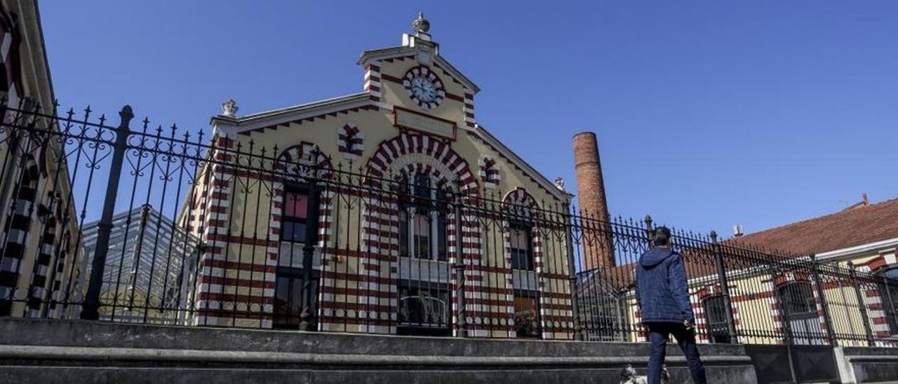 Edificio de La Curtidora, en el barrio de Versalles, en Avilés