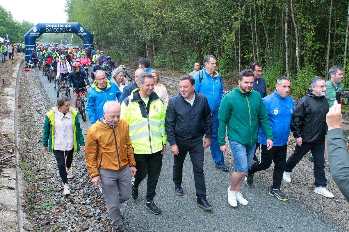Marcha que inauguró la Vía Verde Cerceda-Oroso.
