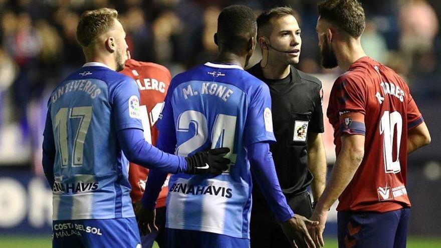 De la Fuente Ramos, durante el partido en Pamplona