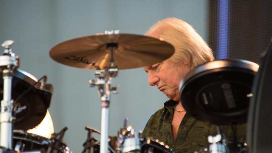 Muere Alan White, batería del grupo Yes