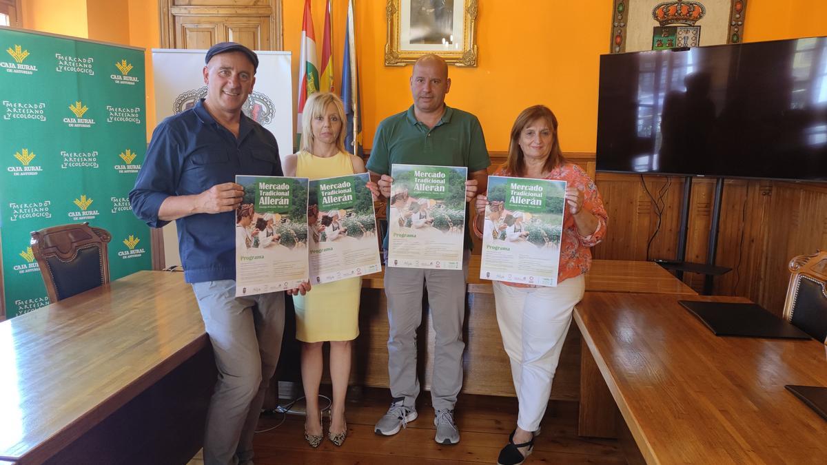 Javier Ruiz-Cuevas, Elena Zapico, Juan Carlos Iglesias y Teresa Fernández. | Turismo Aller