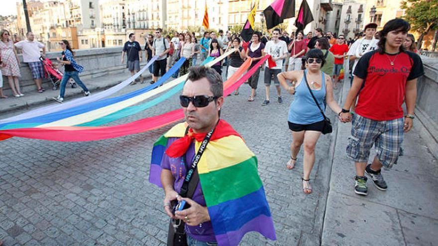 Més de dues-centes persones a Girona contra l&#039;homofòbia