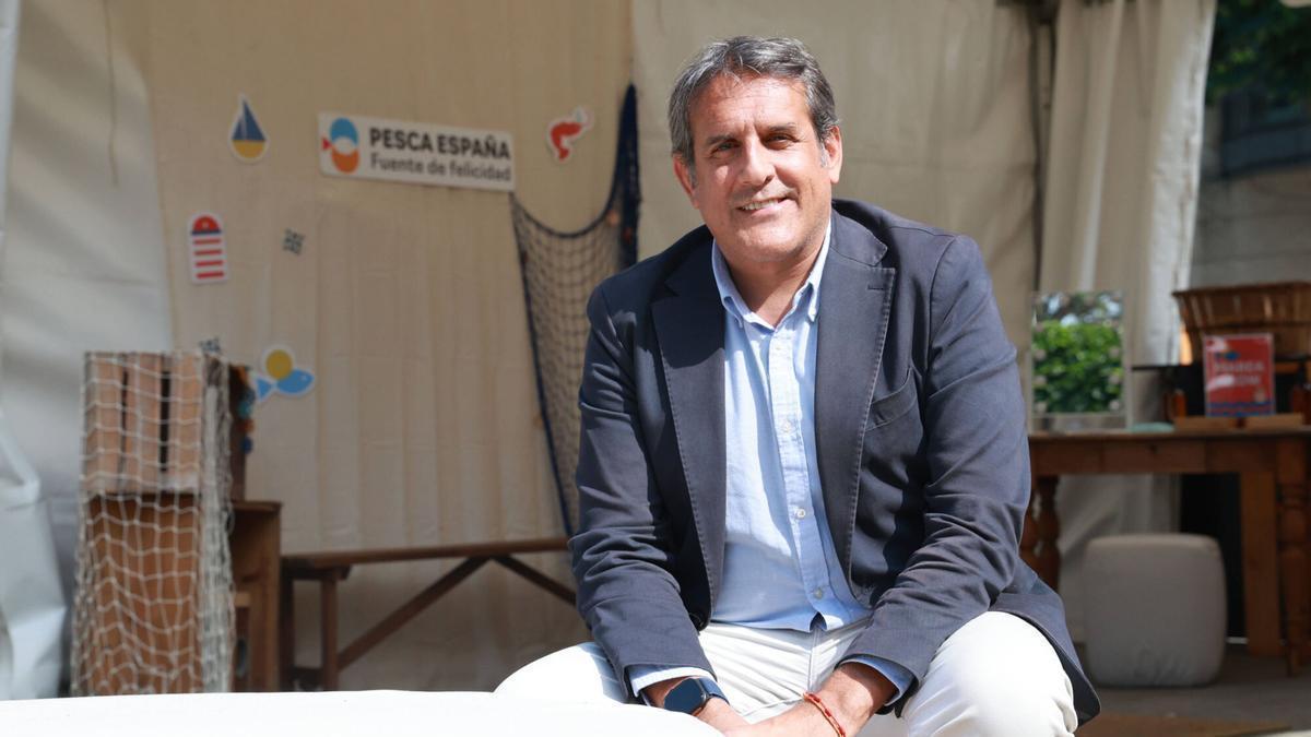 Antonio Nieto, gerente de Pesca España, en el expositor de la asociación en el Vigo SeaFest.