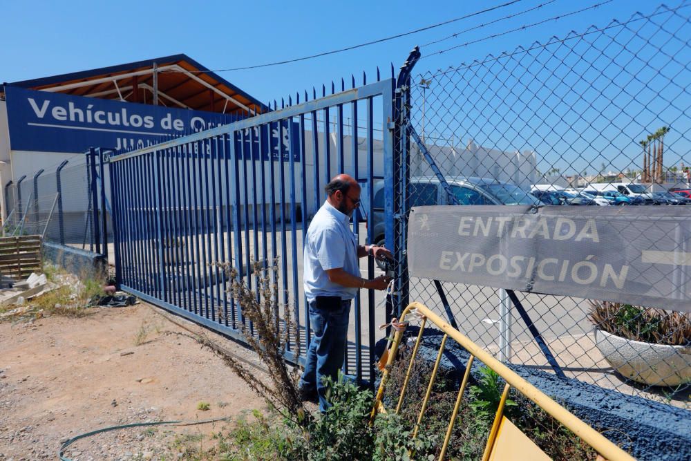 Desalojo del concesionario de coches que impide acabar Parque Central