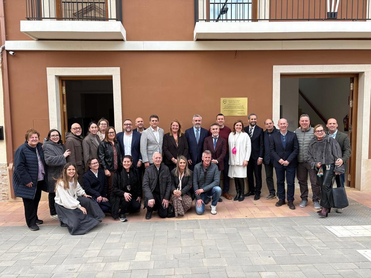 El PP provincial y comarcal apoya al nuevo alcalde de Llocnou de la Corona en su investidura.