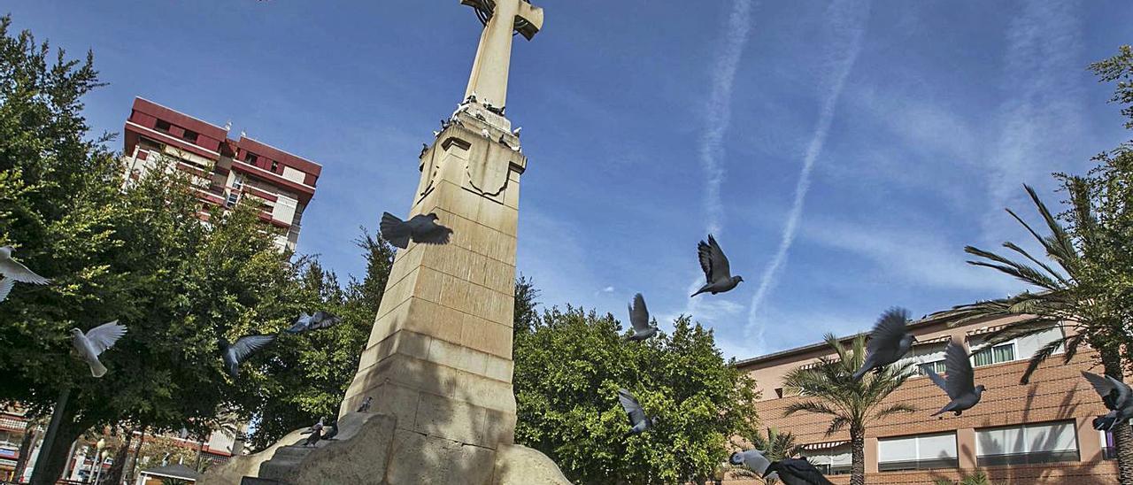 Imagen de la Cruz de los Caídos del Paseo de Germanías que el bipartito quiere retirar