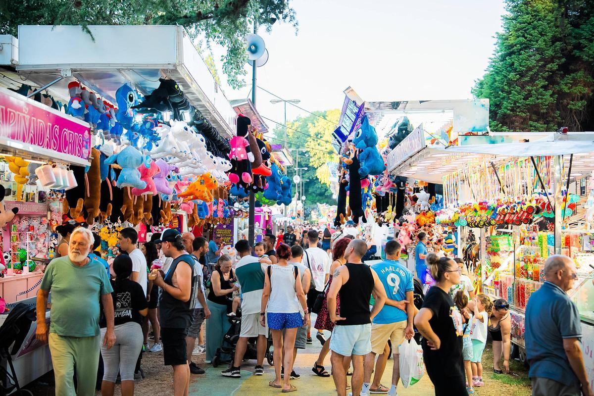 Coia celebra sus fiestas con música, atracciones y mucho calor