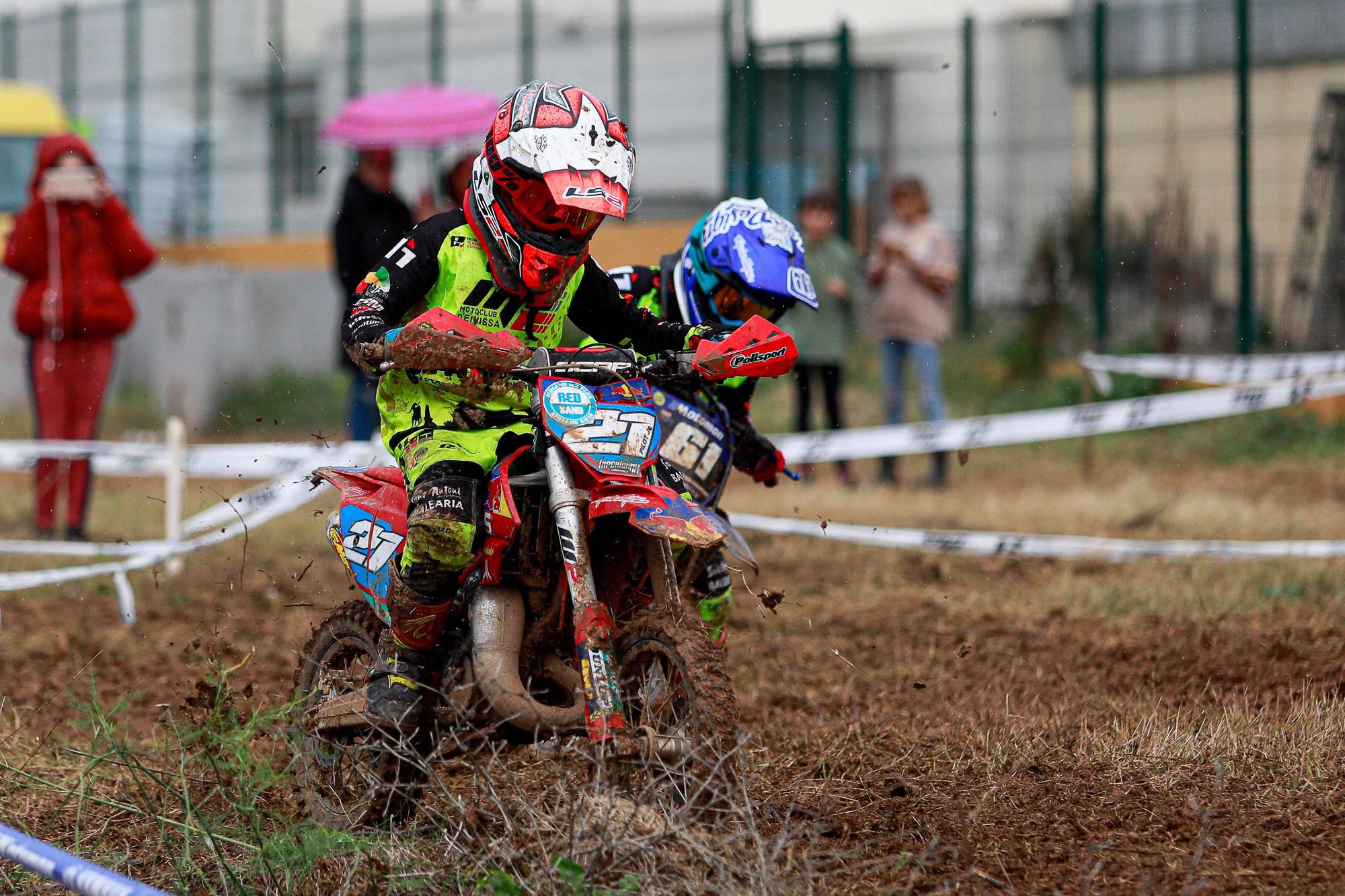 Motocross en Ibiza: el arte de pilotar sobre el barrizal