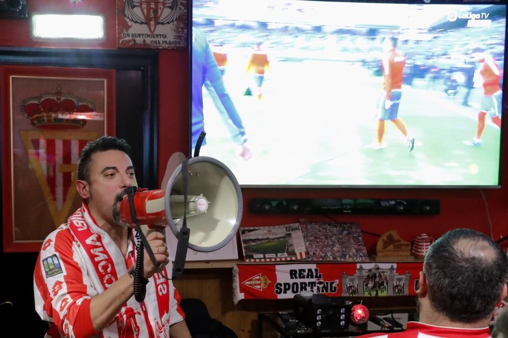 Derbi asturiano: Aficionados del Sporting viviendo el partido