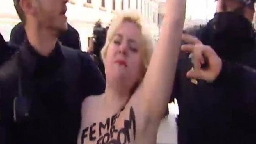 Las Femen 'asaltan' el Congreso