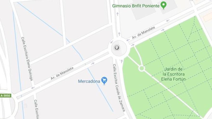 Un motorista herido en una colisión en una glorieta en Córdoba