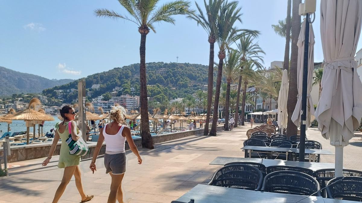 Vista de las terrazas en el Port de Sóller.