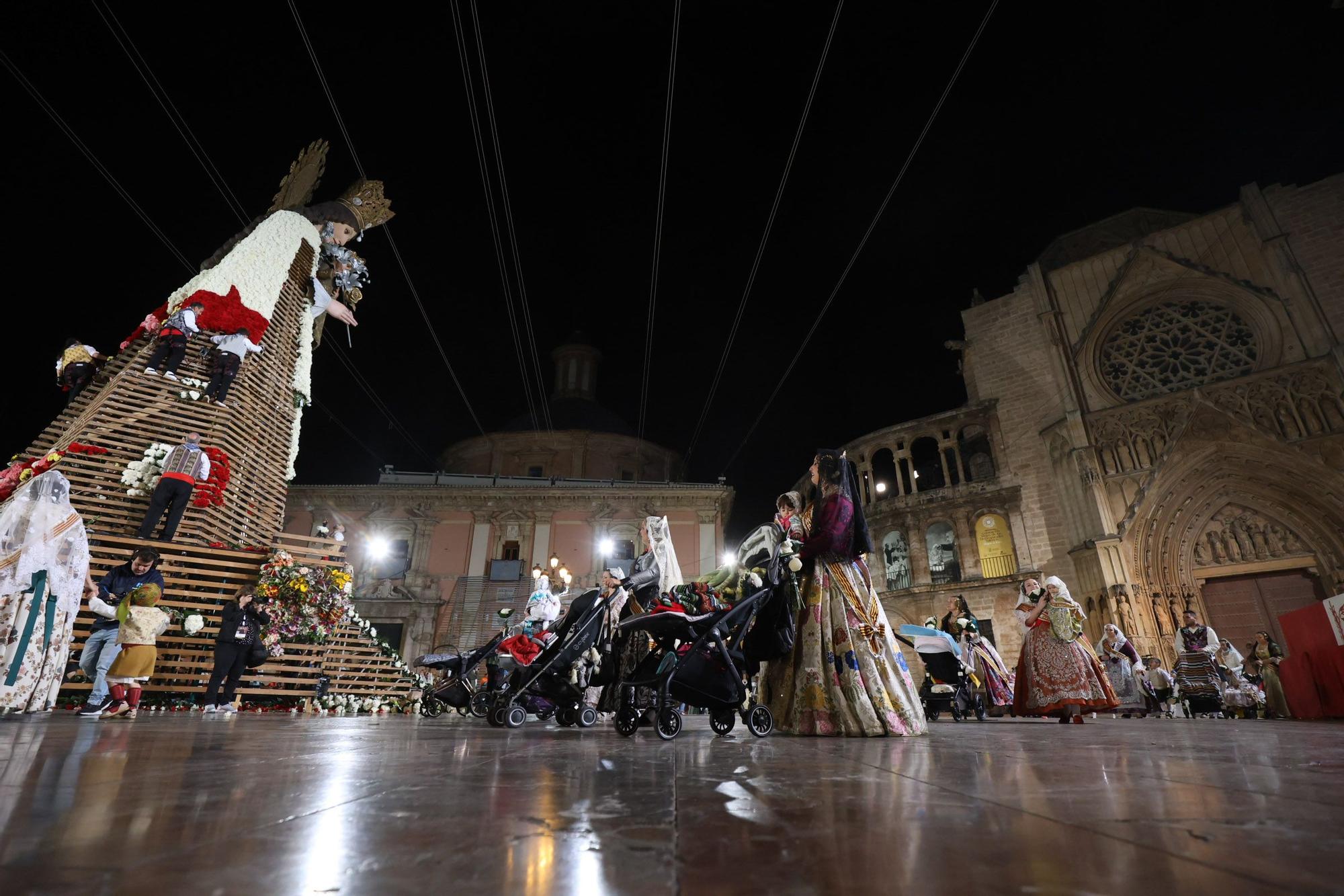 Búscate en el primer día de la Ofrenda en la calle San Vicente entre las 21 y las 22 horas