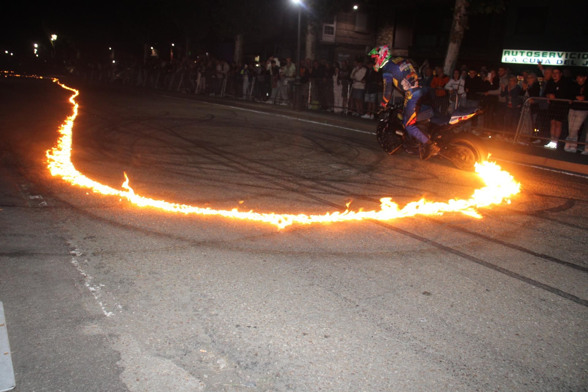 Sanabria se rinde a la antorchada y el homenaje a los moteros