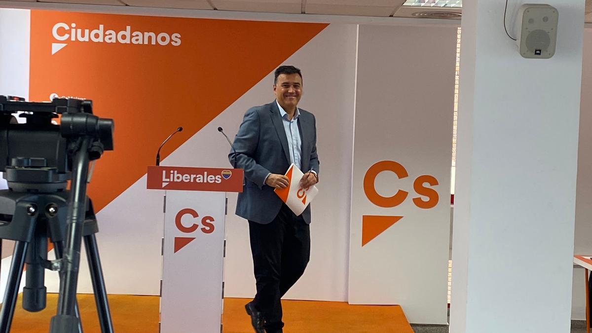 Carlos Hernández White, en la sede de Ciudadanos en Málaga.