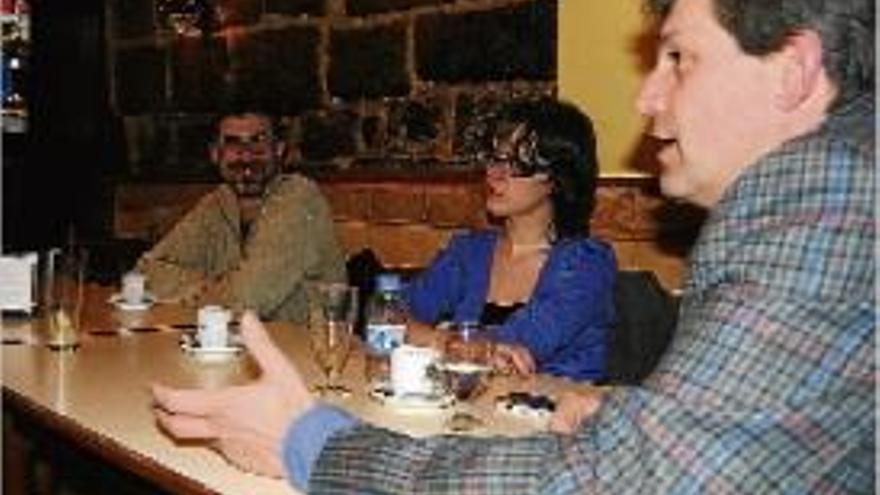 Pocs ciutadans van participar en el cafè amb l&#039;alcalde al bar Castell