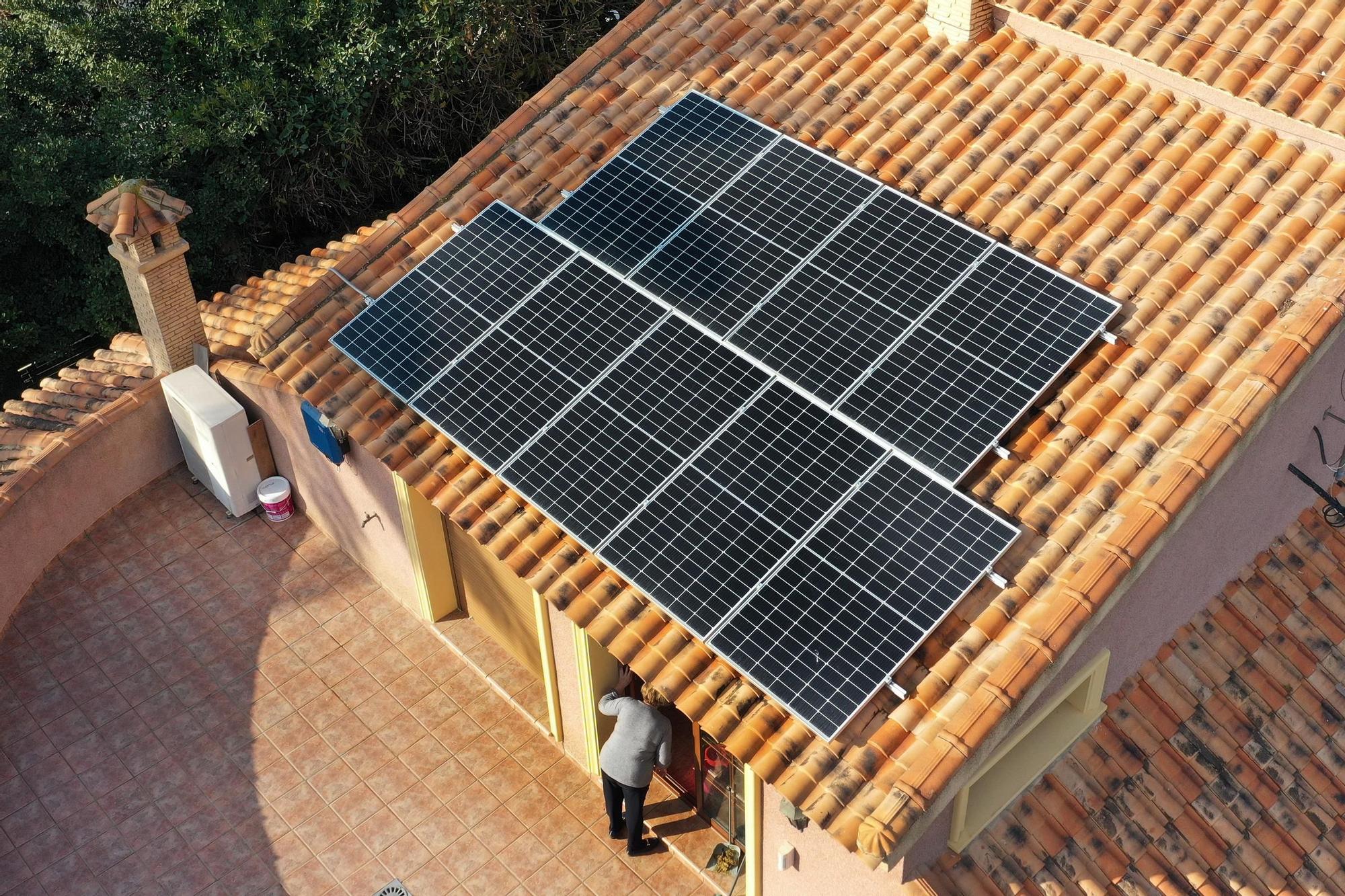 Una instalación de autoconsumo en una casa particular de Orihuela.