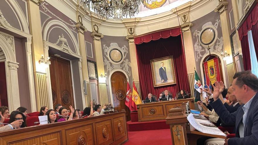 Badajoz pide a la Junta de Extremadura que contrate conserjes para sus colegios