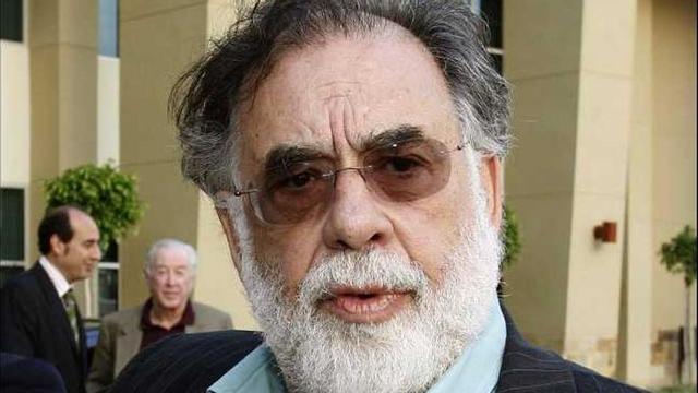El cineasta estadounidense Francis Ford Coppola atiende a los medios de comunicación durante la visita que ha realizado esta tarde a los estudios cinematográficos de Ciudad de la Luz, donde ha explicado que tiene previsto iniciar un nuevo proyecto en Argentina en el que narra la historia de dos hermanos y cuyo rodaje "es posible" que finalice en Alicante.