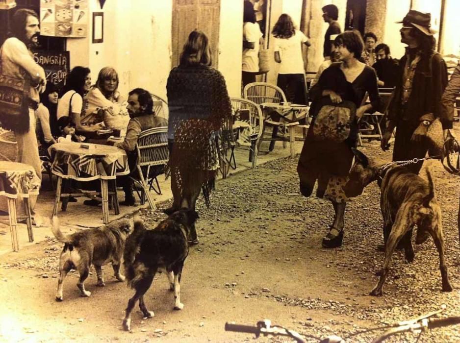 Fotografías antiguas pertenecientes al álbum familiar de Los Valencianos