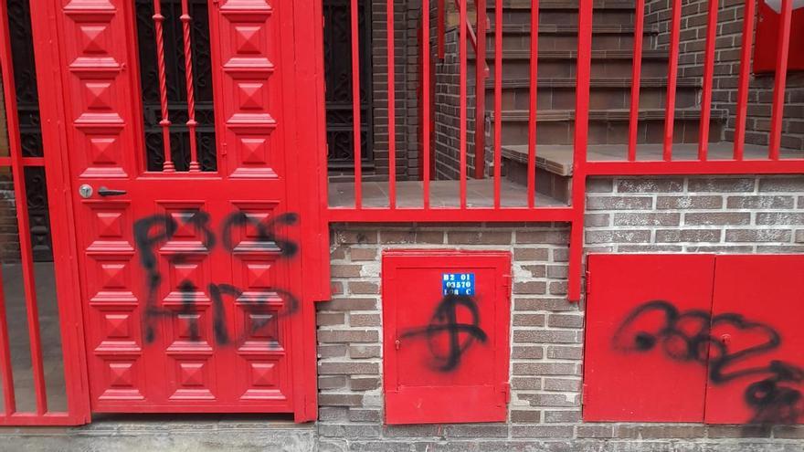 Vandalizan la sede del PSOE en Leganés.