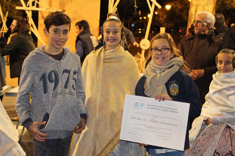 Entrega de los certificados de la Unesco a las Fallas infantiles