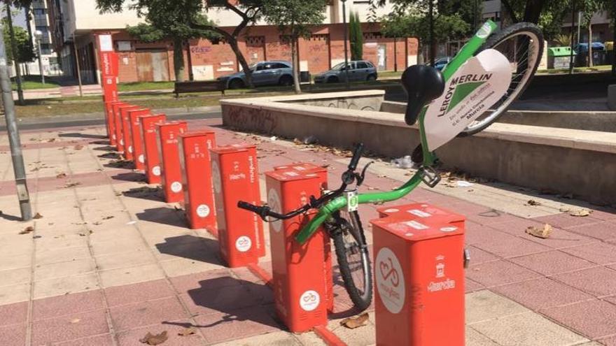 Así estaba esta mañana la bicicleta