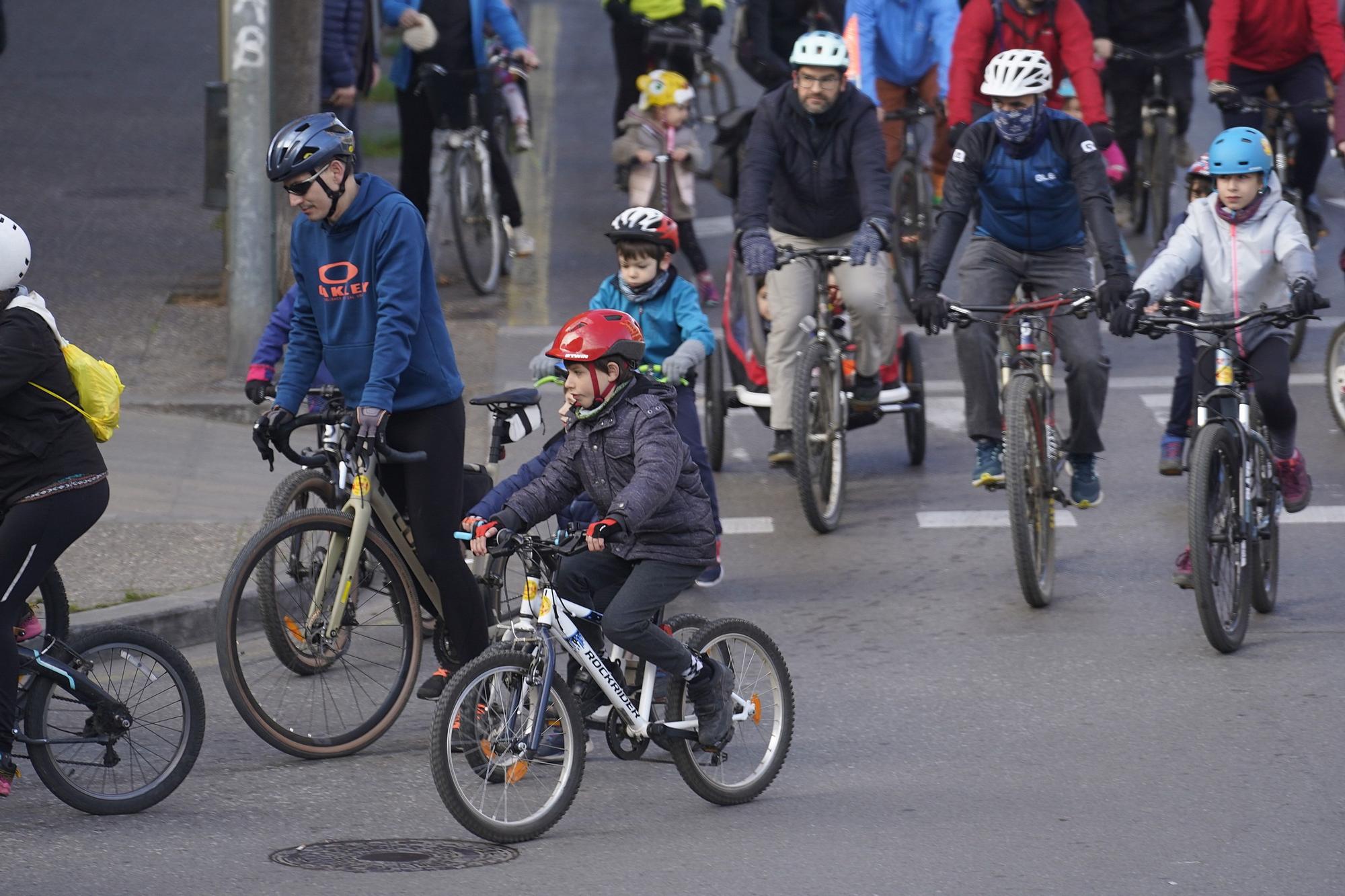 Mou-te en bici celebra la «Pedalada de Reis»