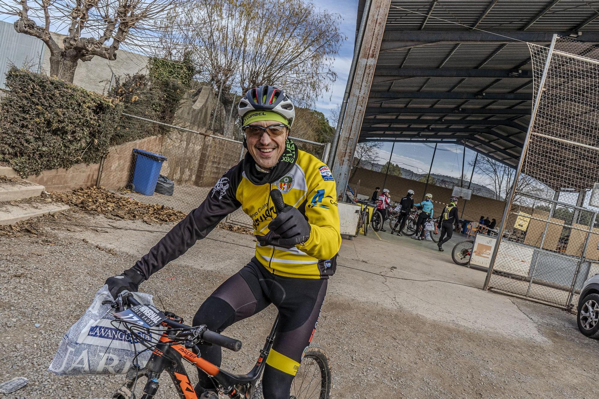 L'hivernal atrau 465 ciclistes als corriols del Bages
